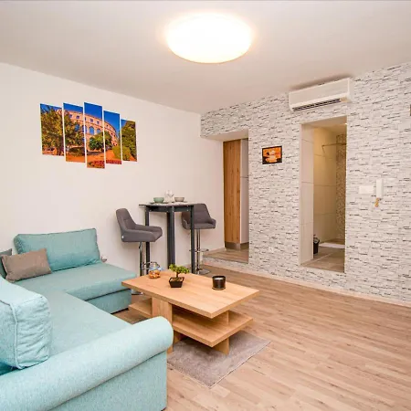 Apartment Dreams *